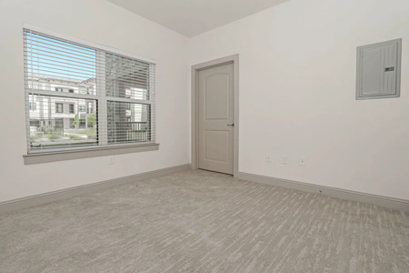 Avanti-Legacy-Emerald-Point 38